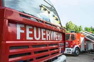 Die Feuerwehr sperrt am Montagabend einen Teilabschnitt der L171 bei Mundelfingen. Foto: Pixabay