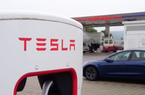 Der Tesla Supercharger Sulz-Vöhringen am Autohof. Foto: Heidepriem