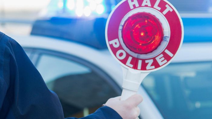 Ohne gültigen Führerschein in Polizeikontrolle