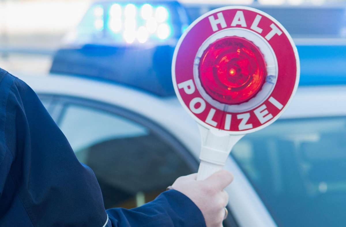 B 294 bei Simmersfeld: Zu schnell unterwegs - Polizei verhängt drei Fahrverbote