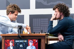 Magnus Carlsen (links) wirft Hans Niemann Betrug vor. Foto: dpa/Crystal Fuller