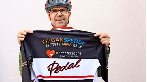 Bernd Schwarzwälder wirbt mit seiner anspruchsvollen Rad-Aktion für die „Herzenssache“, aber auch für Organspenden. Foto: Birgit Heinig