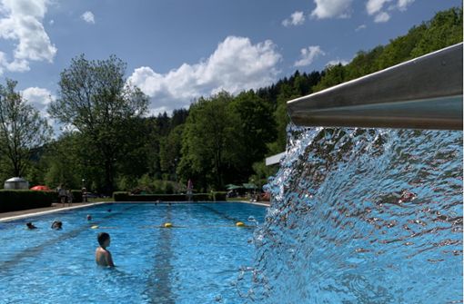 Eine gute Saison mit mehr als 28.000 Besuchern hat das Freibad Alpirsbach, das seit 90 Jahren besteht, hinter sich. Foto: Zinser