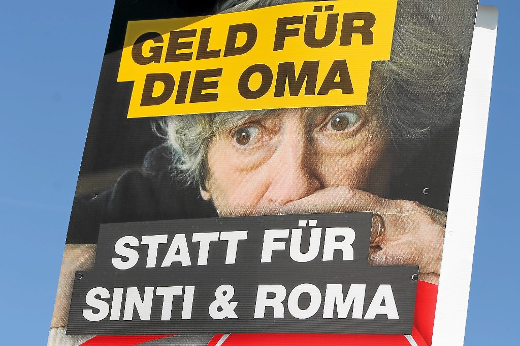Den Tatbestand der Volksverhetzung sieht Gerhard Gaiser beim Wahlplakat der NPD erfüllt. Foto: Müssigmann