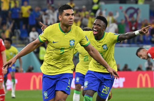 Casemiro (links)  ist ganz wichtig für das brasilianische Spiel. Foto: AFP/NELSON ALMEIDA