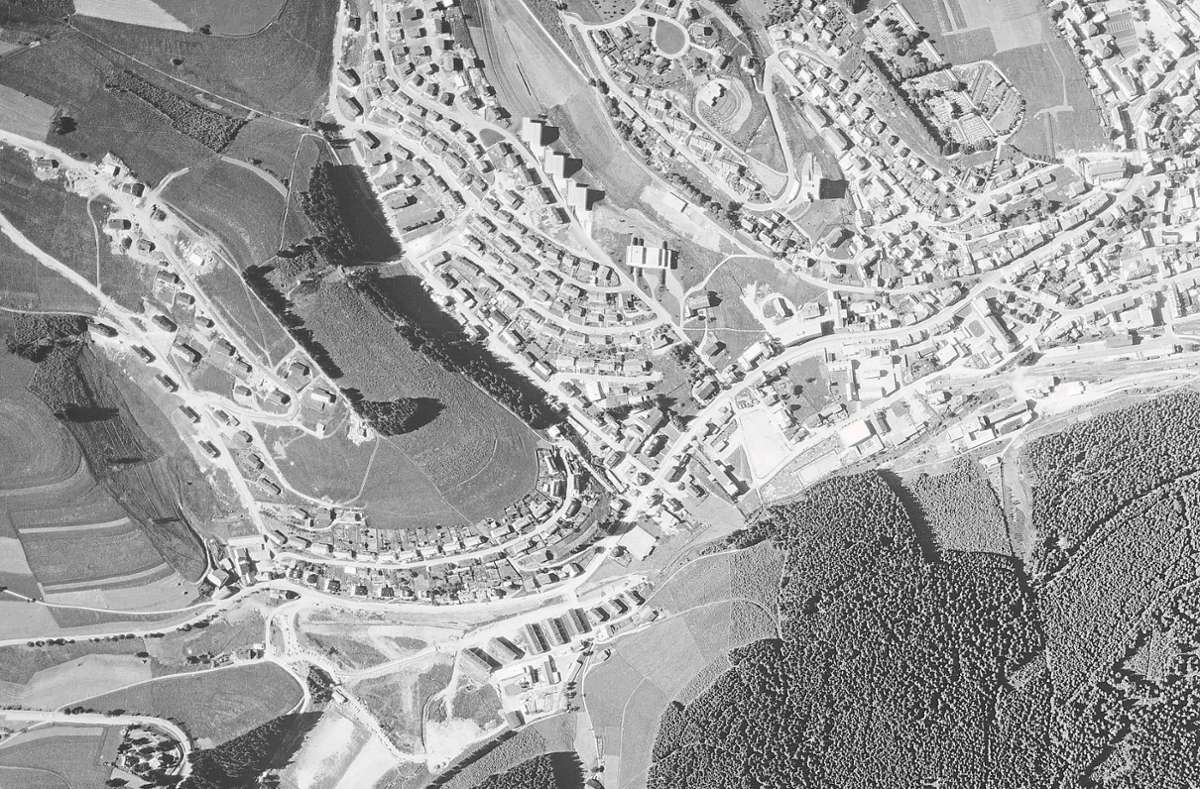Hier ein Luftbild, das die Situation im Jahr 1968 im westlichen Stadtgebiet von Furtwangen zeigt.