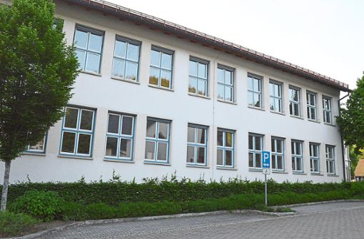 Die Umgestaltung des früheren Schulgebäudes in einen Kindergarten im Erd- und Vereinsheim im Obergeschoss schreitet gut voran. Foto: Herzog
