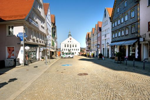 Während der Coronakrise sind die Straßen auch in Hechingen zumeist leer.Fotos: Archiv; Pixabay Foto: Schwarzwälder Bote