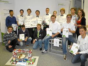 Nach dem erfolgreichen Slam: die Gewinnergruppen mit ihren Auszeichnungen. Foto: Hochschule Foto: Schwarzwälder-Bote