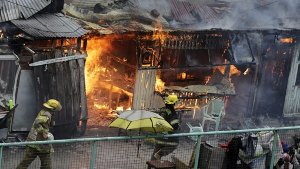 150 Häuser bei Brand zerstört