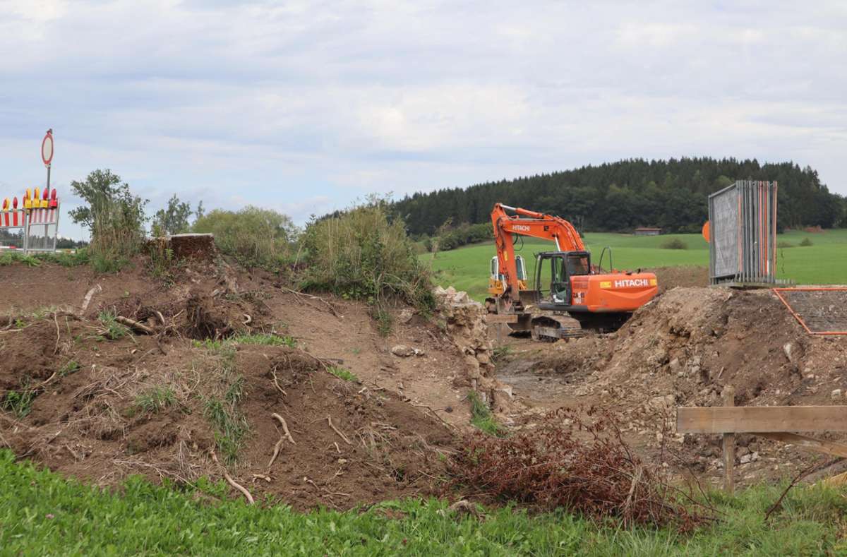 Bauarbeiten laufen: Heidenbrücke in Mundelfingen wird durch Neubau ersetzt
