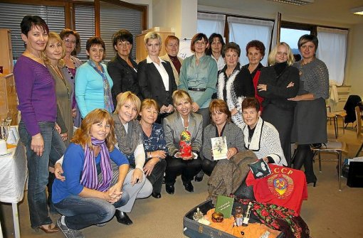 Fröhliche Runde: 25 Frauen aus Freudenstadt und Horb nahmen an dem Seminar des Internationalen Bunds teil. .  Foto: Privat Foto: Schwarzwälder-Bote