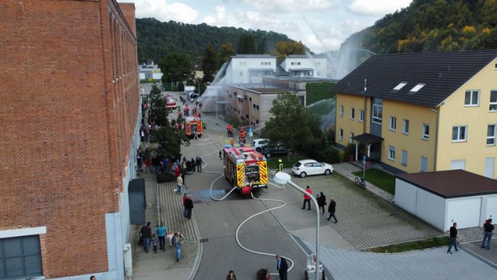 Gebäudebrand fordert Feuerwehrnachwuchs