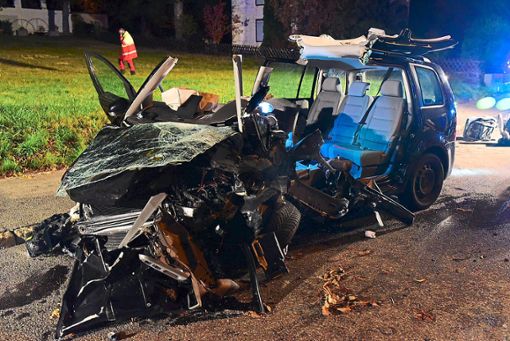 Ein schwerer Verkehrsunfall mit tödlichem Ausgang ereignete sich am Sonntagabend in der Robert-Gerwig-Straße in Schönwald.  Foto: Sprich