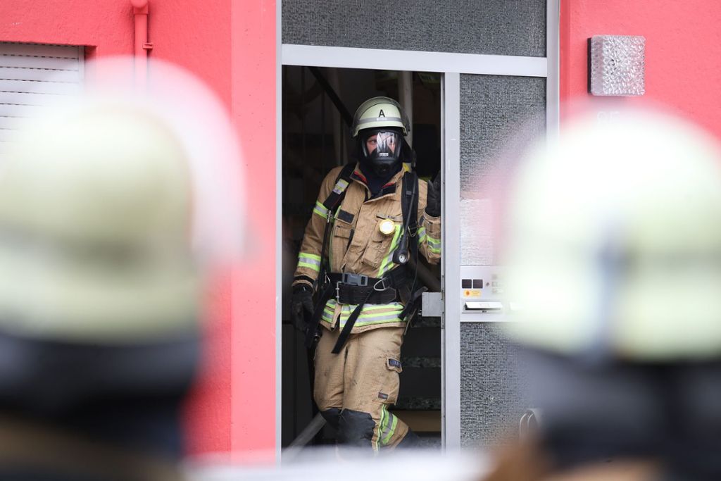 Der nach dem Brand in einem Mehrfamilienhaus in Villingen-Schwenningen lebensgefährlich verletzte 13-Jährige ist tot. Zum Artikel