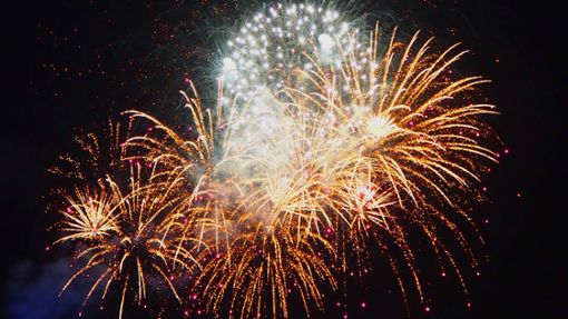 Feuerwerk zum Jahreswechsel ist nicht überall erlaubt (Symbolbild). Foto: IMAGO/CHROMORANGE/PacoPix