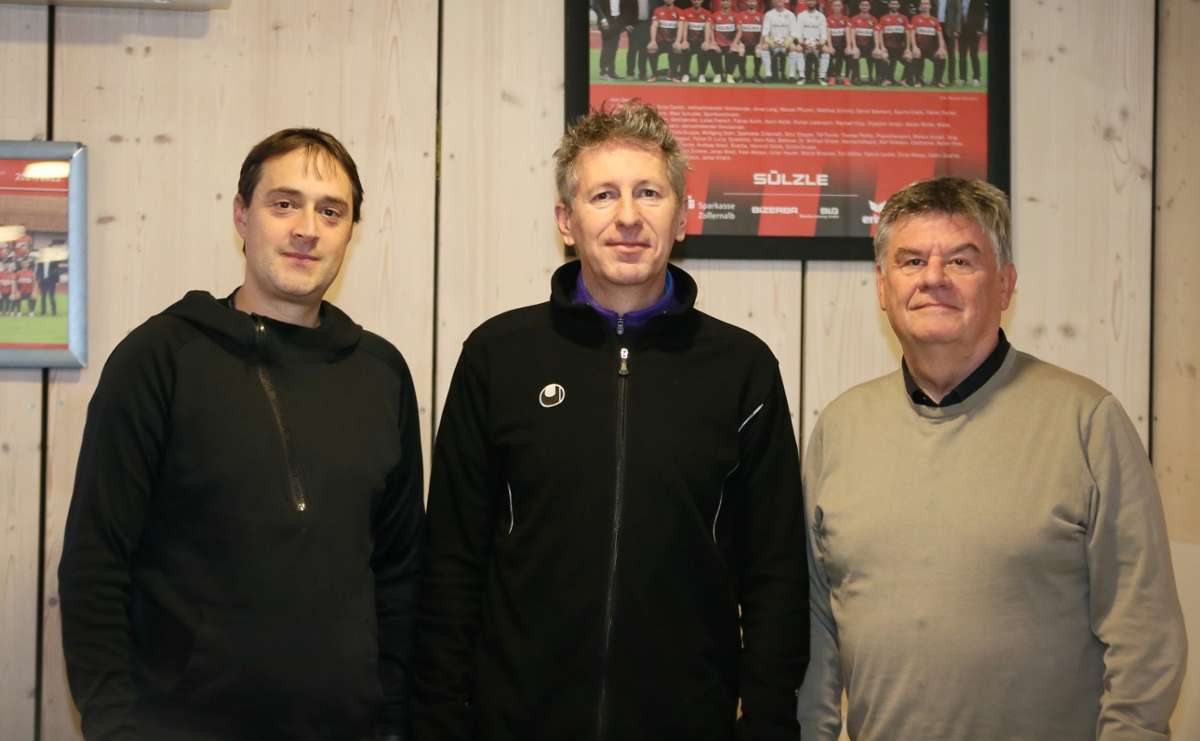 von links: Jan Lindenmair, Martin Braun und Eugen Straubinger - alle Drei sind bester Laune. Foto: Kara