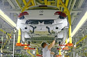 Wie lange werden die Bänder  in den Opel-Werken noch laufen? Bange Tage wieder einmal für das Unternehmen. Foto: dpa