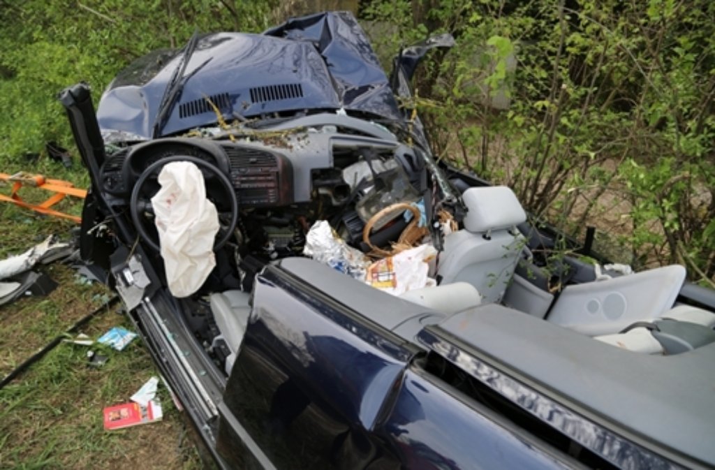 Warum der Fahrer des BMW am Montag in Kornwestheim die Kontrolle über seinen Wagen verlor, ist noch nicht klar.