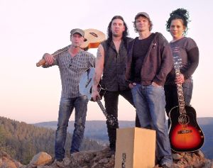 Die Band Red Mountain Projekt hat sich dem Akustik-Rock verschrieben. Am Samstag, 28. März, rocken die vier Musiker den Harleykeller in Alpirsbach.  Foto: Veranstalter Foto: Schwarzwälder-Bote