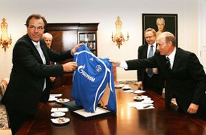 Der Schalker Ex-Aufsichtsratschef Clemens Tönnies (li.)  ist 2006 zu Gast bei Wladimir Putin. Foto: imago/ZUMA Wire/stock&people