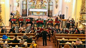 Konzert in Münchweier: Harmonika-Spielring nimmt Zuschauer mit auf Musikreise