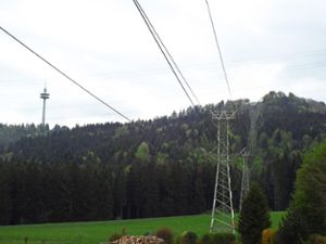 Hinauf auf den Plettenberg führt die Seilbahn. Über den Abbau dort oben wird kontrovers diskutiert.   Foto: Schnurr Foto: Schwarzwälder Bote