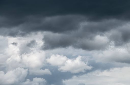 Der Deutsche Wetterdienst rechnet ab Montag mit teils starken Gewittern. (Archivbild) Foto: IMAGO/Silas Stein/IMAGO/Silas Stein