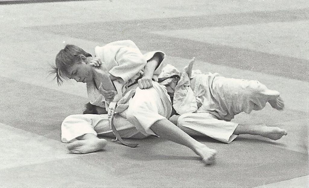 Bilder aus der 40-jährigen Geschichte des Judo-Clubs Horb, links:  Kai Dahlhaus als Jugendlicher, heute ist er Sportwart. Rechts: Oliver Klein erfolgreich bei der LEM, A-Jugend. Fotos: Judo Club Horb