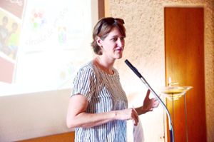 Pia Kaufmann aus Aalen hielt einen Vortrag in der Mutterhaus-Kapelle. Sie hilft missbrauchten Kindern.  Foto: Bühler