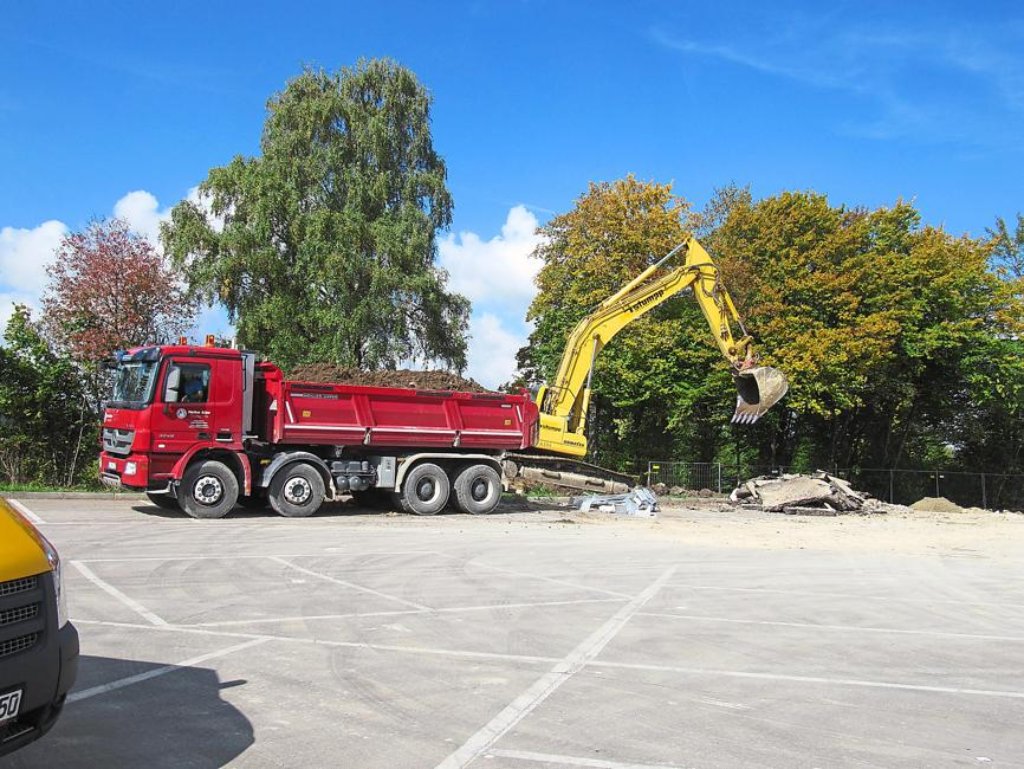 Am Parkplatz des Kauflands in Bad Dürrheim wird derzeit der Asphalt aufgerissen.