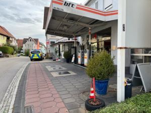 Nach dem versuchten Überfall auf die bft-Tankstelle in Nordstetten wird weiter nach dem Täter gesucht. Foto: Ganswind