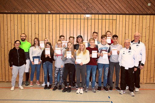 26 Schülerinnen und Schüler der Gemeinschaftsschule Rangendingen haben beim Sportverein Rangendingen das Deutsche Sportabzeichen abgelegt.  Foto: Beiter Foto: Schwarzwälder Bote