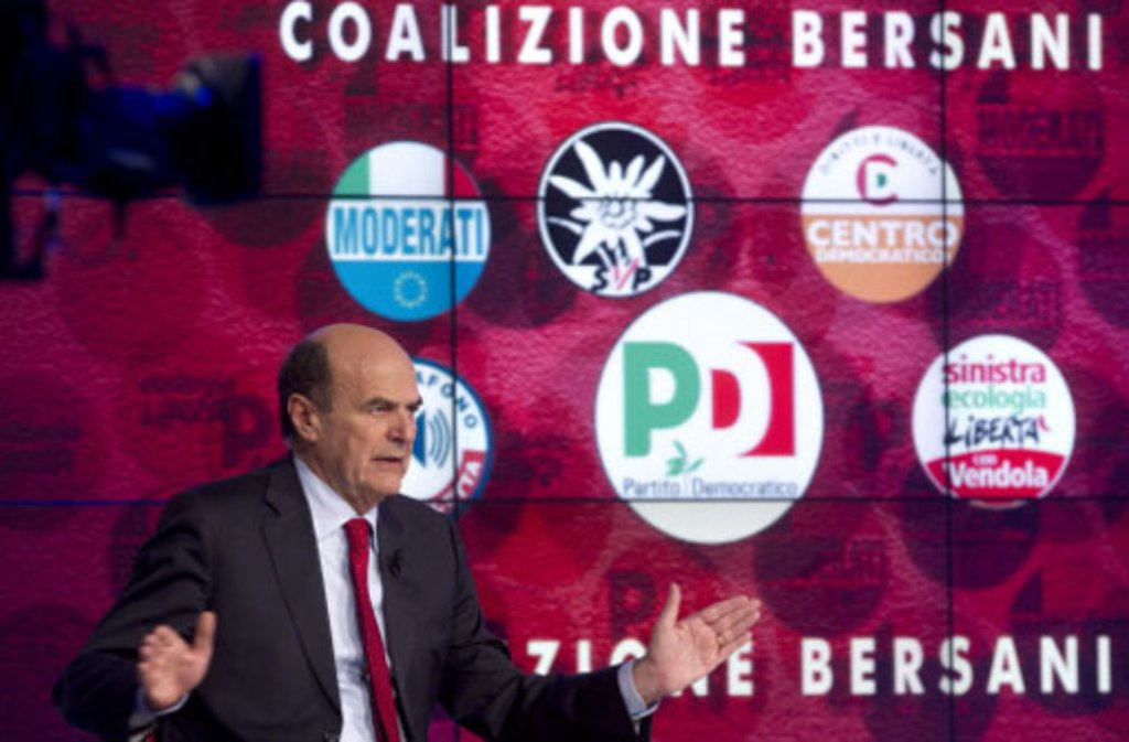Das Mitte-Links-Bündnis unter Pier Luigi Bersani liegt bei den Parlamentswahlen in beiden Kammern vorn.