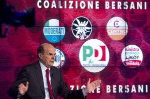 Das Mitte-Links-Bündnis unter Pier Luigi Bersani liegt bei den Parlamentswahlen in beiden Kammern vorn.  Foto: dpa