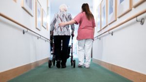 Im Jahr 2022 sind mehr Menschen an Demenz gestorben als noch ein Jahr zuvor. (Symbolbild) Foto: IMAGO/Funke Foto Services/IMAGO/