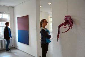 Die Ausstellung Bilderwahl in der Galerie in Schwenningen lockt mit besonderen Gegenüberstellungen. Foto: Simon Foto: Schwarzwälder-Bote
