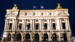 Die Pariser Opéra Garnier wird derzeit einer Schönheitskur unterzogen. Foto: Etienne Laurent/epa/dpa