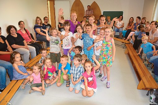 Tschüss: Erzieherin Irmgard Wagner  (Mitte) wurde mit einem  Fest im Kindergarten St. Luitgard verabschiedet.  Foto: Fritsche Foto: Schwarzwälder-Bote
