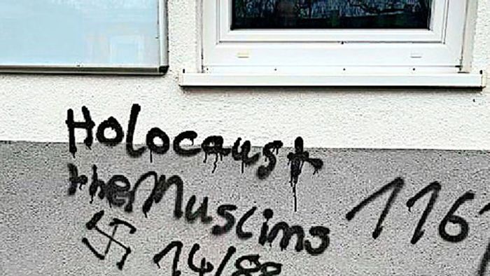 „Schockierend“: Hakenkreuzschmiererei an Moschee