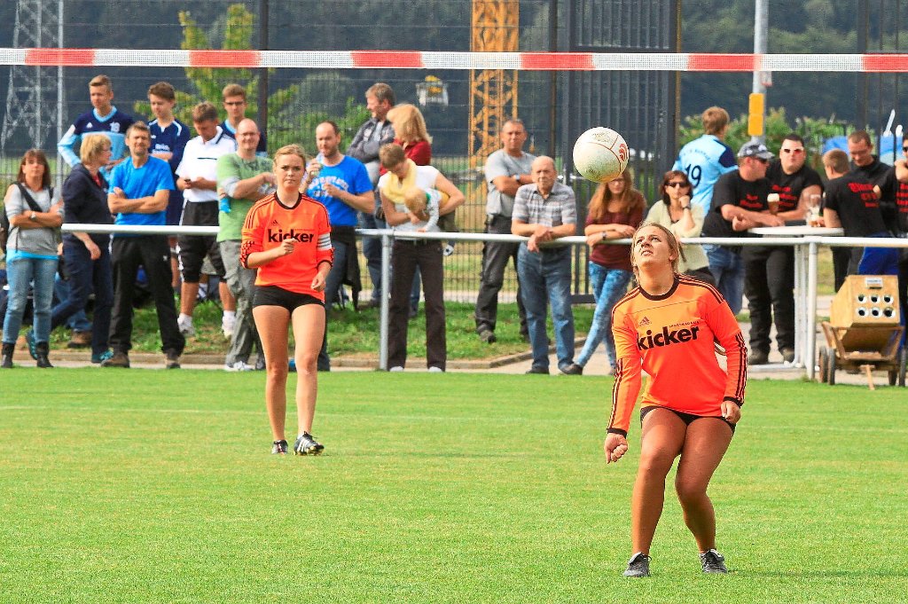 Calwer Spielerinnen wie Maren Heuer (hinten links) und  Laura Flörchinger bringen Erfahrung aus der U18-DM mit.  Foto: amk