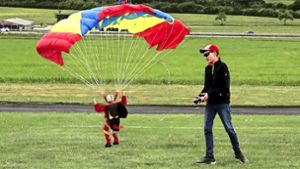 13-jähriger Bräunlinger steuert Modell-Fallschirmspringer ins Ziel