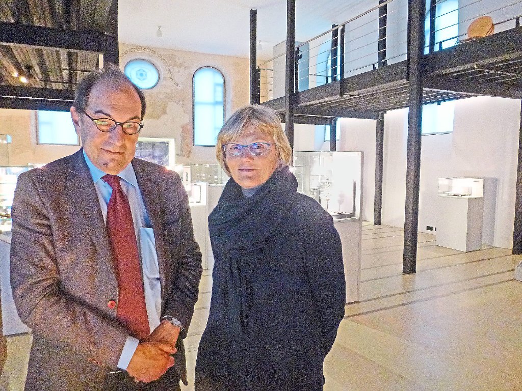 Joel C. Cahen, Direktor des jüdischen Museums in Amsterdam, und   Paula Lutum-Lenger  vom Haus der Geschichte. Foto: Schubert Foto: Schwarzwälder-Bote