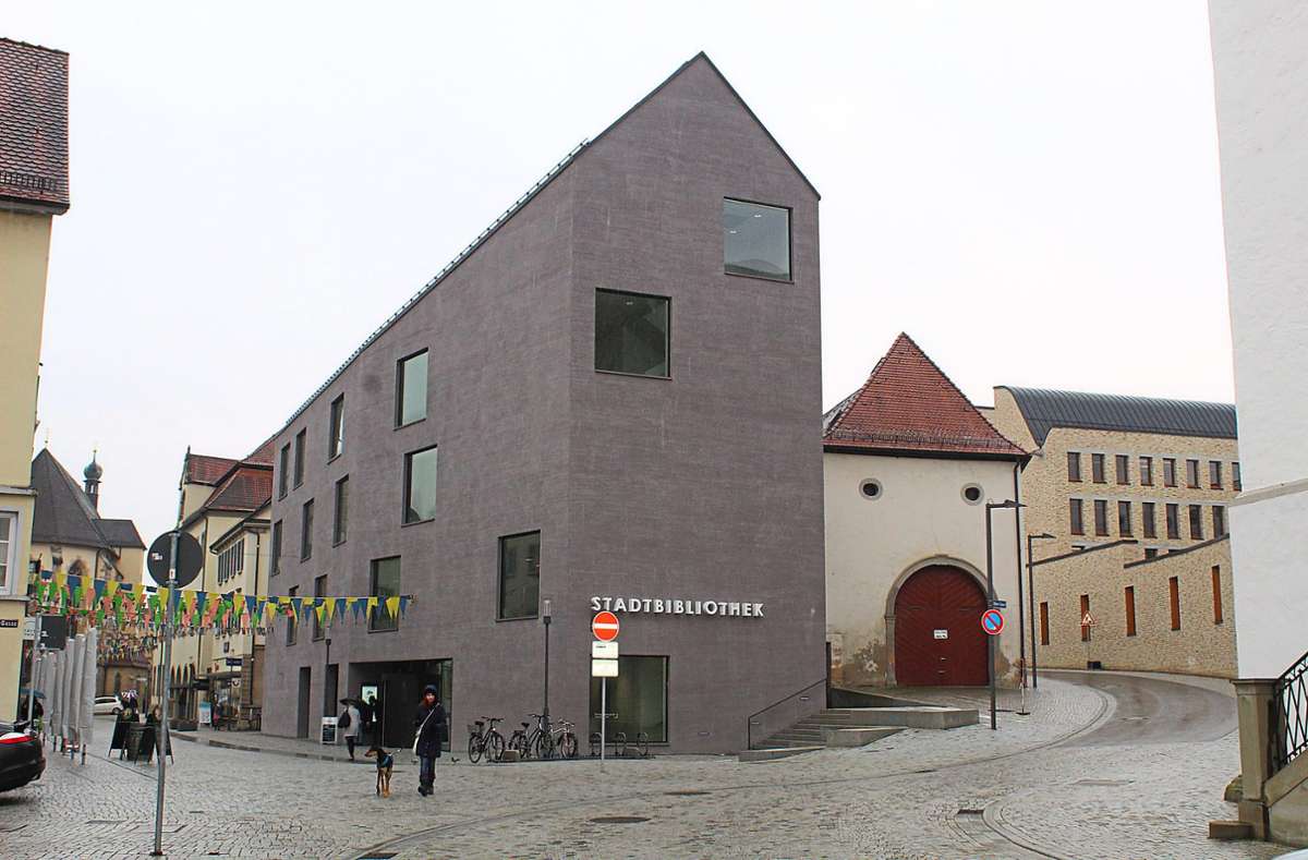 Die Stadtbibliothek von Rottenburg – Wir sind ein wichtiger Teil der Stadtgesellschaft, sagt die Leiterin Ruth Bolle. (Archivfoto) Foto: Baum