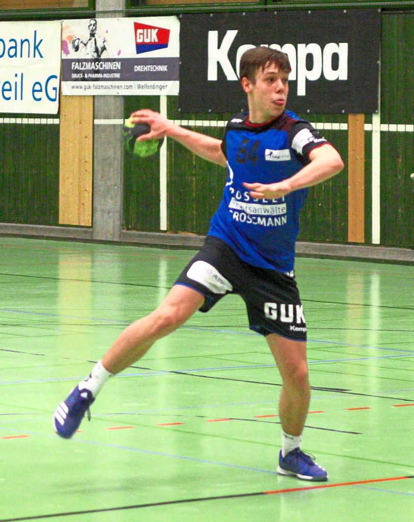 Überragte mit 17 Treffern beim 32:31 der Rottweiler A-Jugend-Handballer bei der JSG Neckar-Kocher: Tim Singer.  Foto: Peiker