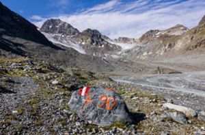 Der einst massive Eisstrom des Tiroler Jamtalgletschers im Gebiet der Gemeinde Galtür ist heute fast nicht mehr vorhanden. Foto: J/ann Groder/EXPA/APA/dpa