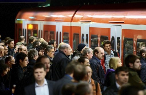 Beliebter Nahverkehr: Die Zahl der Fahrgäste nimmt stetig zu. Foto: dpa