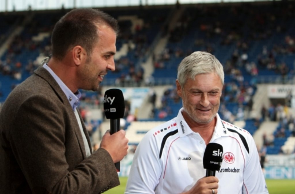 Markus Babbel als Ex-VfB-Trainer (links) kritisiert die Fans der Stuttgart. Deren Trainer Armin Veh (rechts) muss sich damit jetzt auseinandersetzen. Foto: Pressefoto Baumann