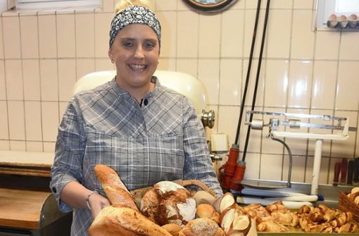Bäckermeisterin Jasmin Höhn liebt ihren Beruf, auch wenn es manchmal stressig wird. Foto: Schwarz
