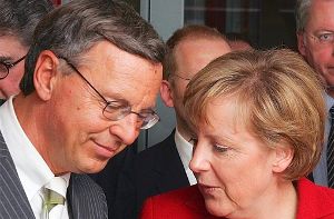 CDU-Politiker Wolfgang Bosbach hat beim Prominenten-Special von Wer wird Millionär? vergeblich versucht, die Kanzlerin als Telefonjoker anzurufen, doch Angela Merkel ging nicht ran. Foto: dpa